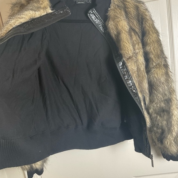 Vertigo Paris Faux Fur Bomber Jacket – Tan & Black – Size Large - Picture 8 of 10